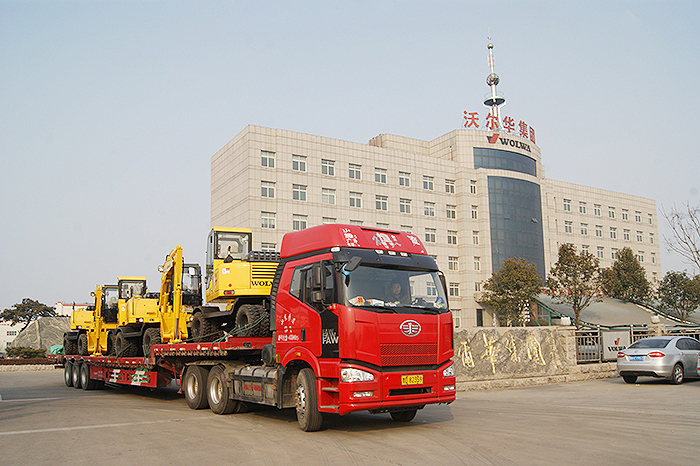 沃爾華集團(tuán)5臺(tái)挖掘機(jī)順利出口泰國(guó)