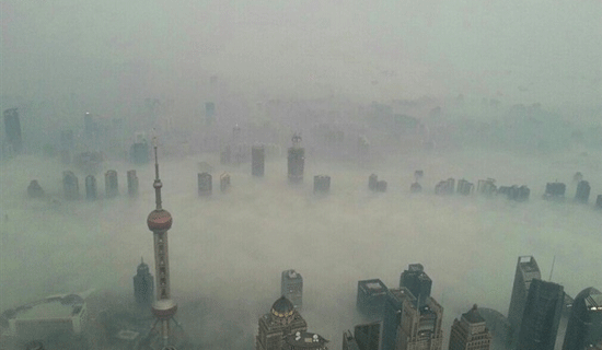 轉(zhuǎn)變經(jīng)濟增長方式 打破霧霾天氣 